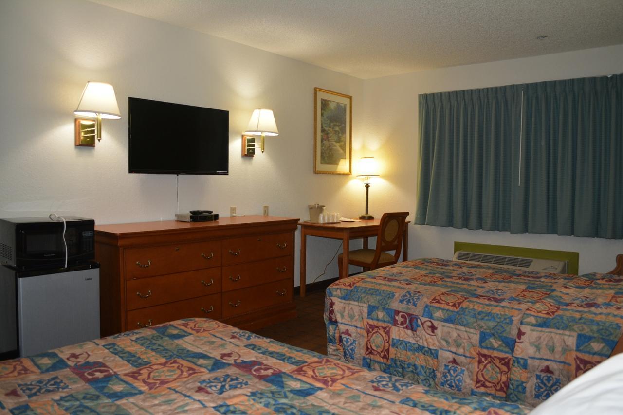 Bloomer Inn & Suites Exteriör bild