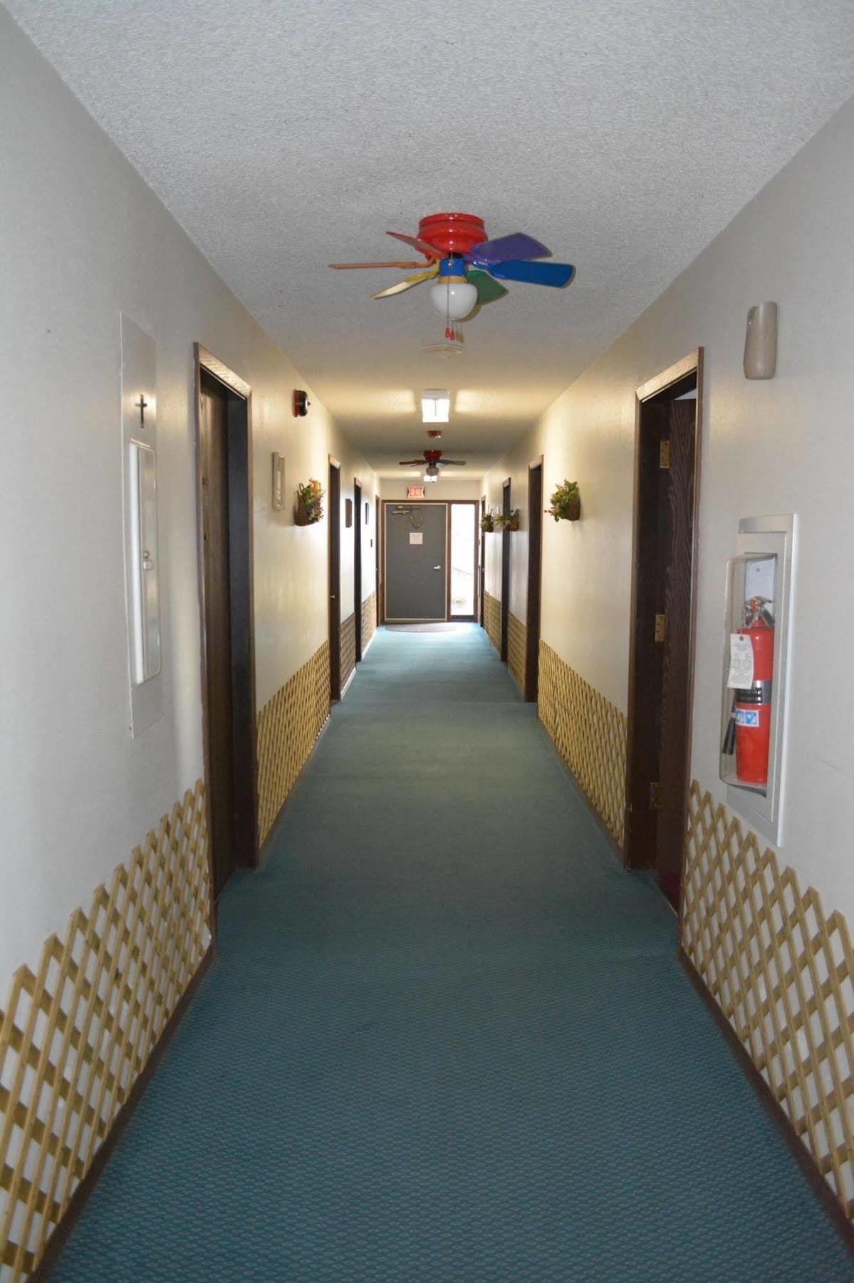 Bloomer Inn & Suites Exteriör bild