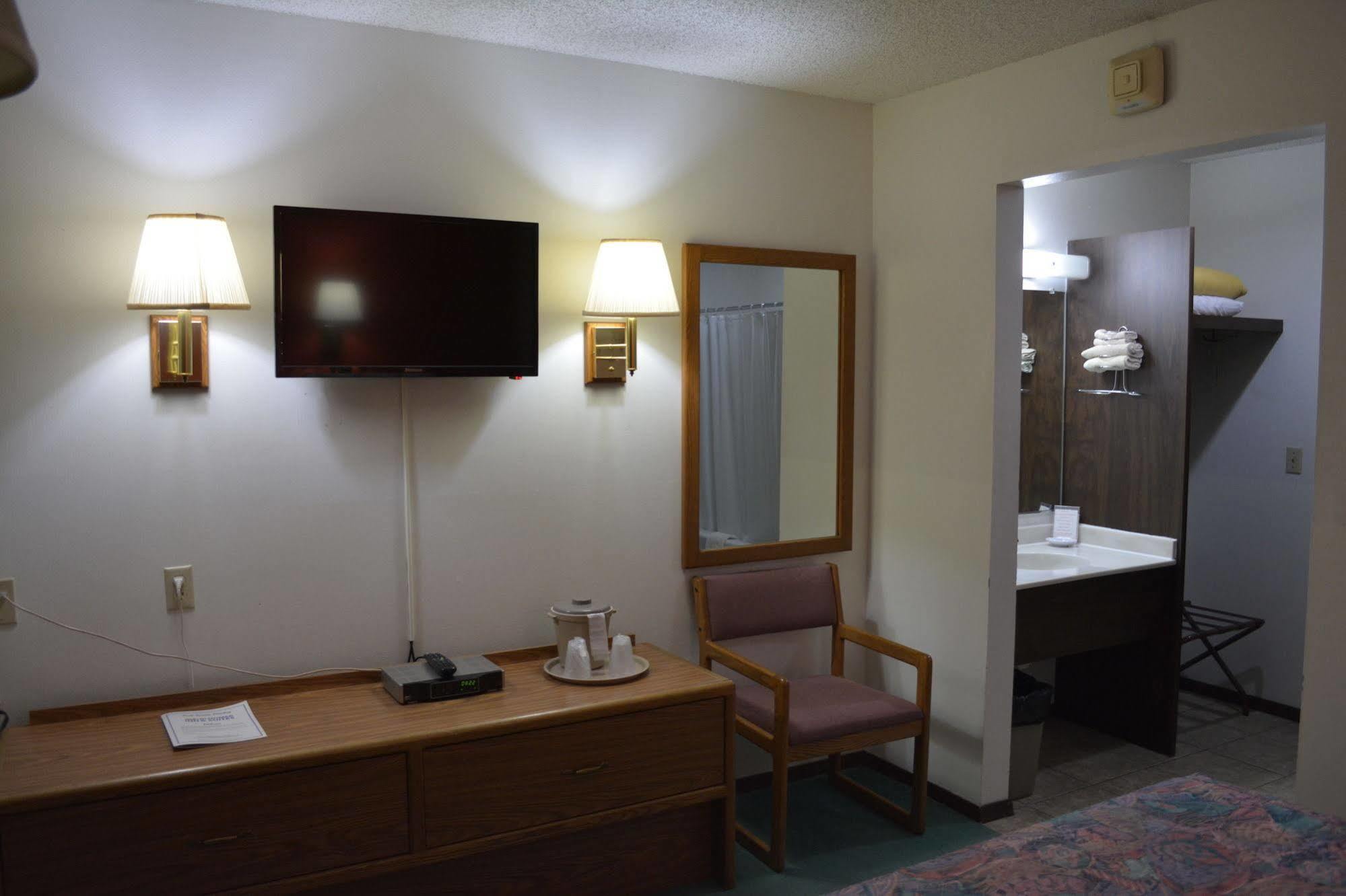Bloomer Inn & Suites Exteriör bild