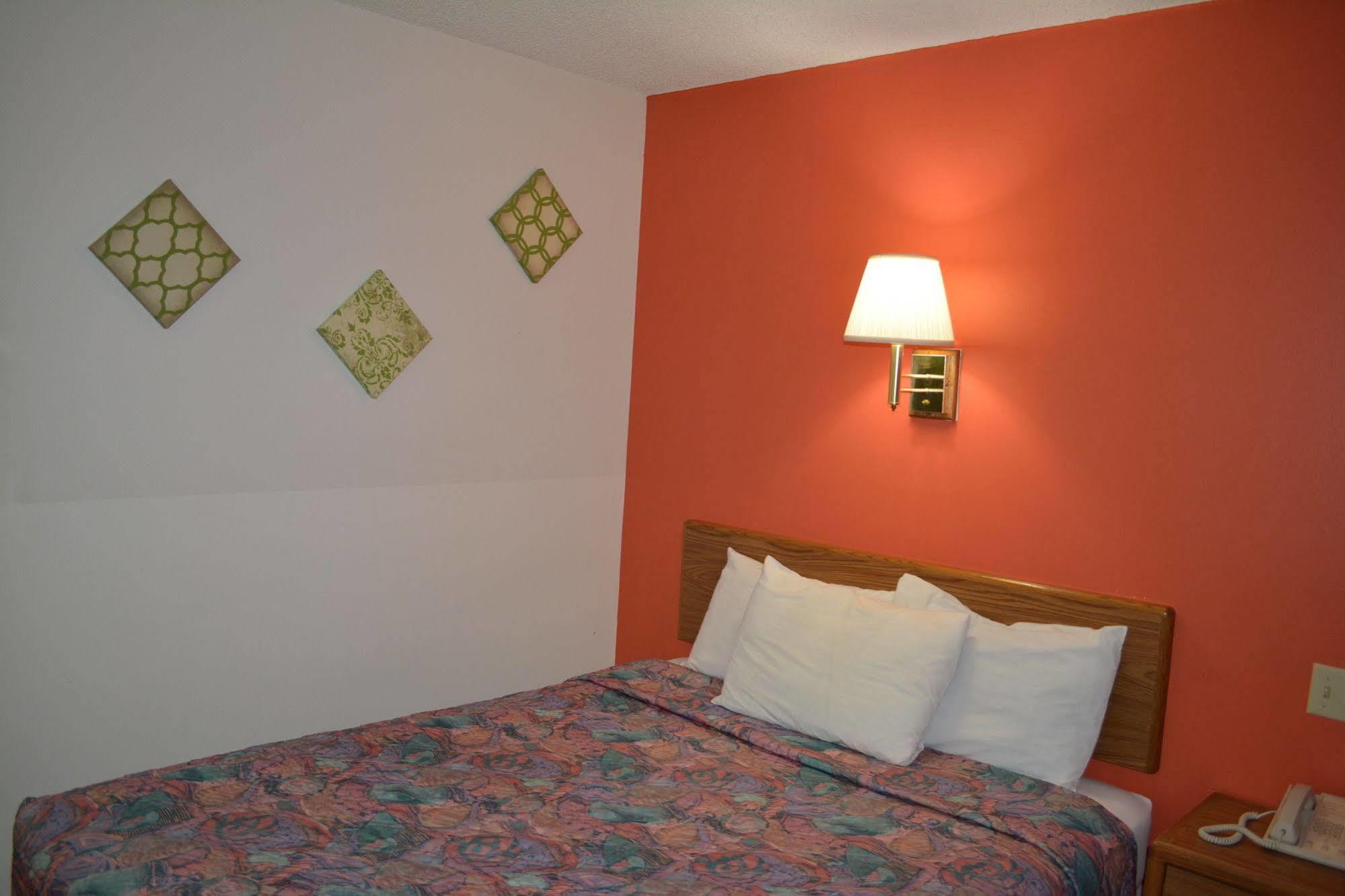 Bloomer Inn & Suites Exteriör bild
